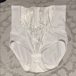 3/20 Woman’s shapewear